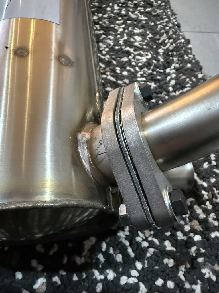 Installing the Vintage Speed exhaust under Jenny