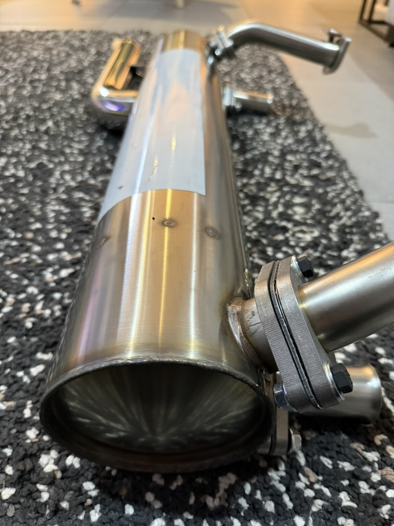 Vintage Speed exhaust fitted and looking brilliant