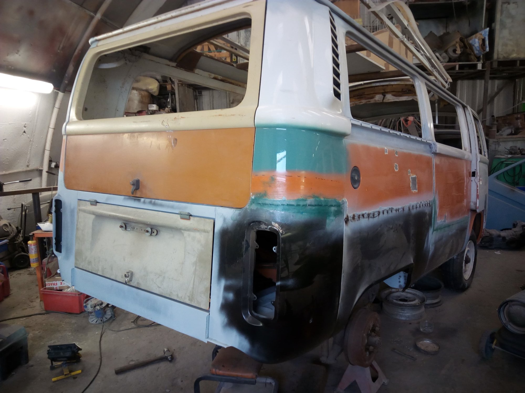 Solid tail end with turquoise paint sample