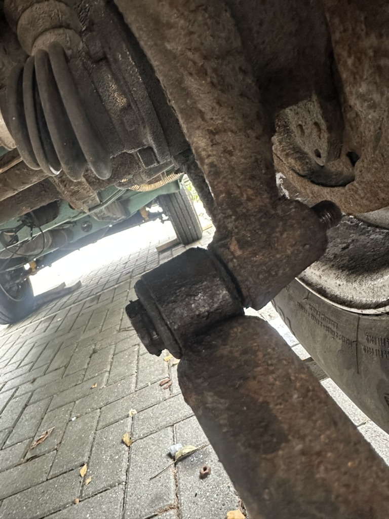 Very stubborn shock absorber that refused to be removed